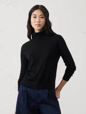 Gap 100% Merino Wool Turtleneck Sweater